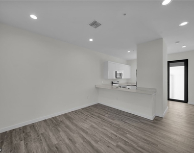 4502 Orchid Boulevard - Photo Thumbnail 8