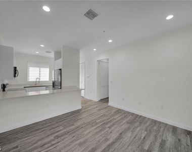 4502 Orchid Boulevard - Photo Thumbnail 9