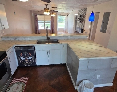 217 Beth Stacey Boulevard - Photo Thumbnail 6