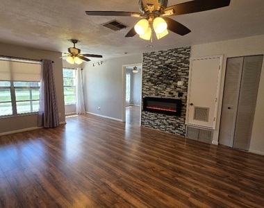 217 Beth Stacey Boulevard - Photo Thumbnail 3