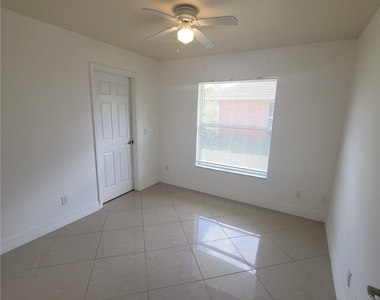 2803 8th Street W - Photo Thumbnail 10