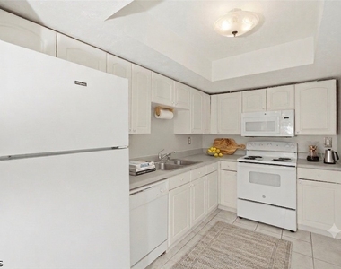 2135 Virginia Avenue - Photo Thumbnail 5