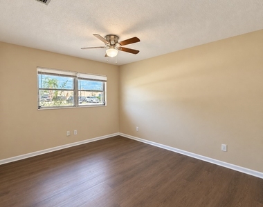 3509 Se 15th Place - Photo Thumbnail 6