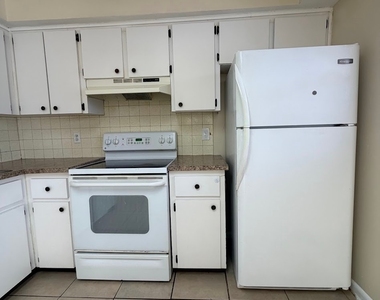 3509 Se 15th Place - Photo Thumbnail 4
