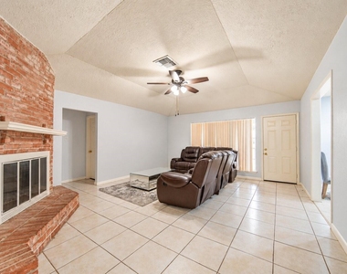 10550 Towneview Drive - Photo Thumbnail 17
