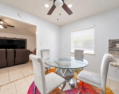 10550 Towneview Drive - Photo Thumbnail 15