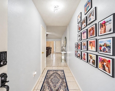 10550 Towneview Drive - Photo Thumbnail 19