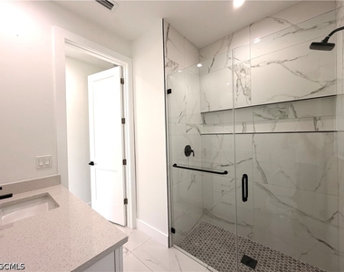 3207 67th Street W - Photo Thumbnail 5