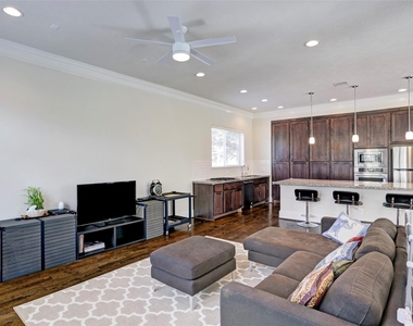 2406 Beall Street - Photo Thumbnail 6
