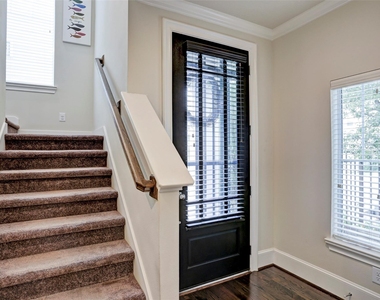 2406 Beall Street - Photo Thumbnail 3