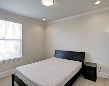 2406 Beall Street - Photo Thumbnail 14