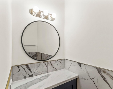 712 Parker Street - Photo Thumbnail 16