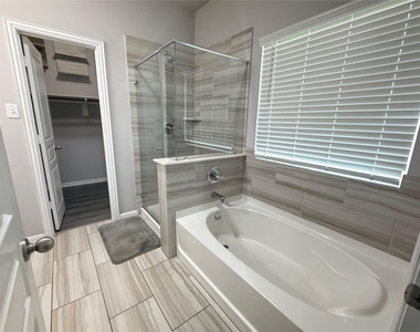 5402 Madison Lee Lane - Photo Thumbnail 10