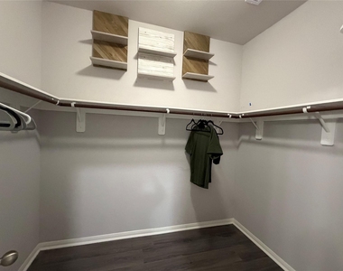 5402 Madison Lee Lane - Photo Thumbnail 13
