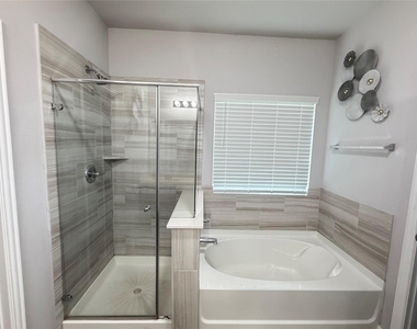 5402 Madison Lee Lane - Photo Thumbnail 12