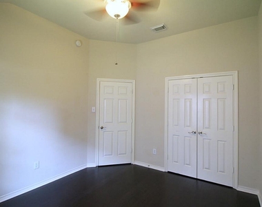 10011 Adobe Drive - Photo Thumbnail 12