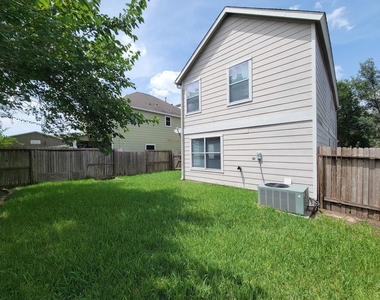 8106 Arrington Forest Lane - Photo Thumbnail 40