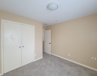 8106 Arrington Forest Lane - Photo Thumbnail 32