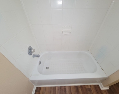 8106 Arrington Forest Lane - Photo Thumbnail 30