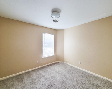 8106 Arrington Forest Lane - Photo Thumbnail 31