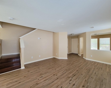 8106 Arrington Forest Lane - Photo Thumbnail 10