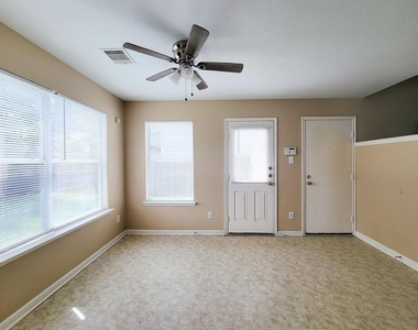8106 Arrington Forest Lane - Photo Thumbnail 18