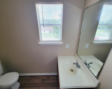 8106 Arrington Forest Lane - Photo Thumbnail 29