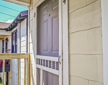 5218 Avenue P - Photo Thumbnail 12