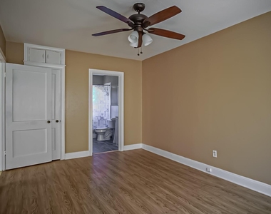 5218 Avenue P - Photo Thumbnail 3
