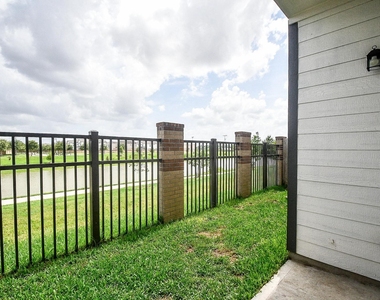 10047 Cloud Mist Drive - Photo Thumbnail 21
