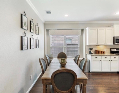 27903 Twin Knolls Lane - Photo Thumbnail 10