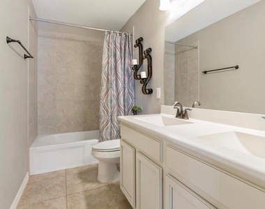 27903 Twin Knolls Lane - Photo Thumbnail 13