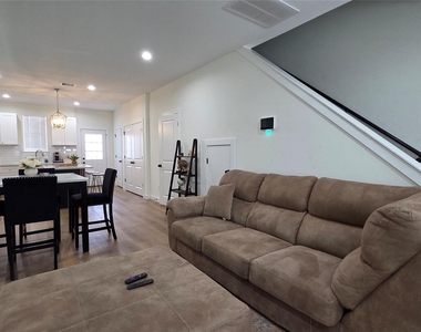 8113 Miley Street - Photo Thumbnail 4