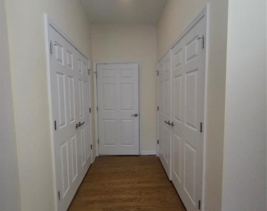 1111 Riverview - Photo Thumbnail 12