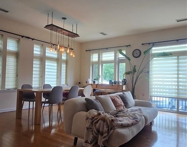 1111 Riverview - Photo Thumbnail 3