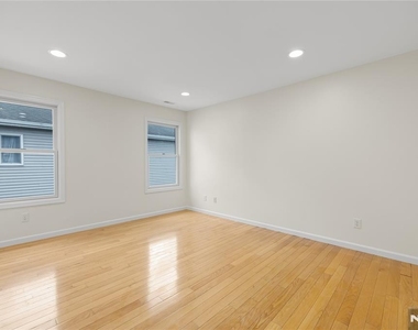 104 Larch - Photo Thumbnail 30