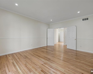 104 Larch - Photo Thumbnail 17