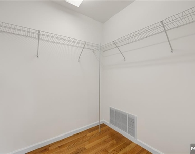 104 Larch - Photo Thumbnail 23