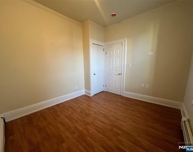 77 Passaic - Photo Thumbnail 5