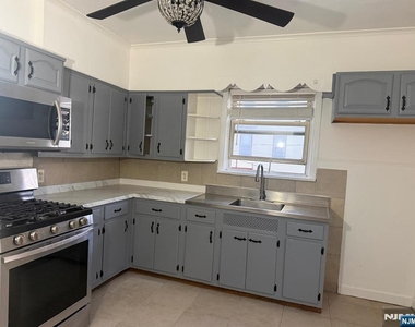 313 Chestnut - Photo Thumbnail 18