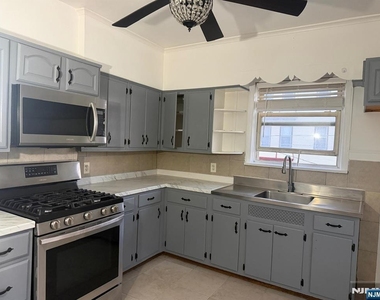 313 Chestnut - Photo Thumbnail 19