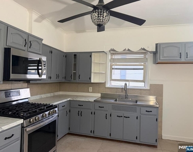 313 Chestnut - Photo Thumbnail 17