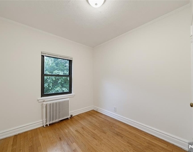 81 Chester - Photo Thumbnail 23
