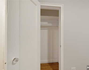 81 Chester - Photo Thumbnail 22