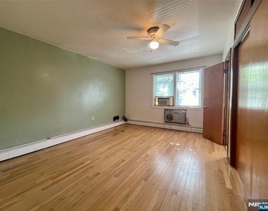 302 N 2nd - Photo Thumbnail 11