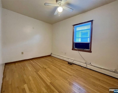 302 N 2nd - Photo Thumbnail 14