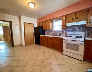 302 N 2nd - Photo Thumbnail 2