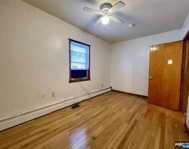 302 N 2nd - Photo Thumbnail 15