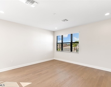 21041 Teak Tree Terrace - Photo Thumbnail 14