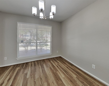 6810 Mahan Wood Drive - Photo Thumbnail 5